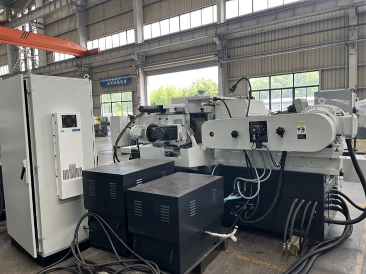 Wide-Wheel Centerless Grinding Machine